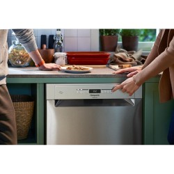 HOTP Hotpoint Ariston HFO 3O32 CW X Lavastoviglie 14 Coperti Libera Installazione 10 Programmi 60 cm Classe energetica D Inox