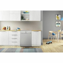 INDE Indesit D2F HK26 S Lavastoviglie 14 Coperti Libera Installazione Classe E